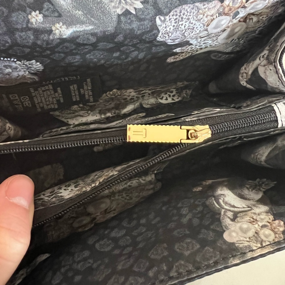 Ted Baker Black Gold Geometric Bow Clutch Bag - Picture 12 of 13